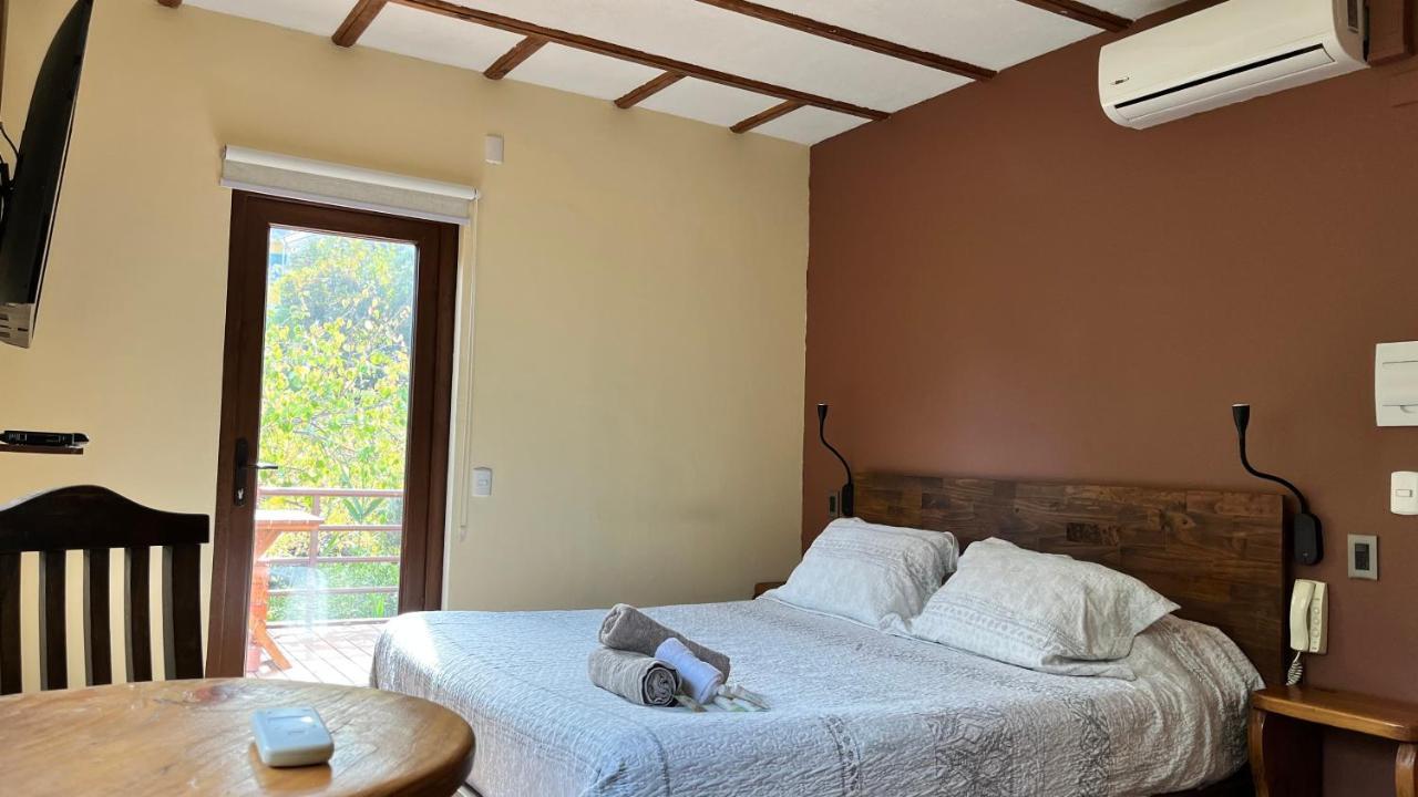 La Petite France Hotel San Jose de Maipo Exterior photo