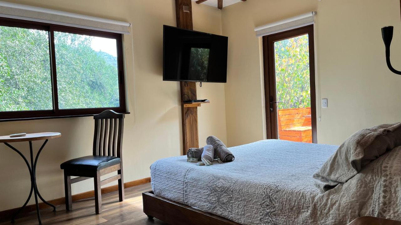 La Petite France Hotel San Jose de Maipo Exterior photo